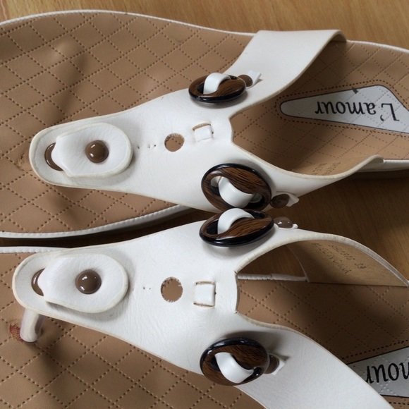 White Sandals  L' Amour Size 39 Dressy  Leather - Picture 4 of 10